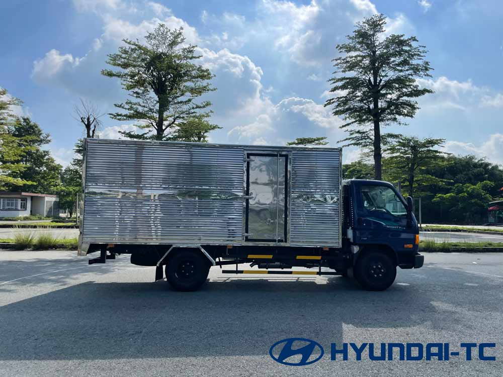 Giá xe tải 7 tấn thùng kín Inox | Hyundai Mighty 110SP